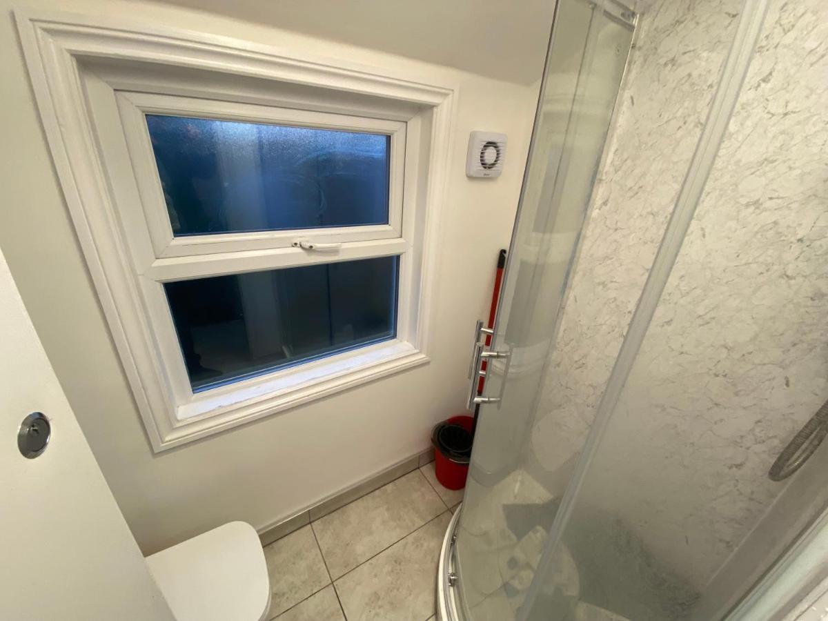 Small Single Room Walking Distance To Hove Station Exterior photo