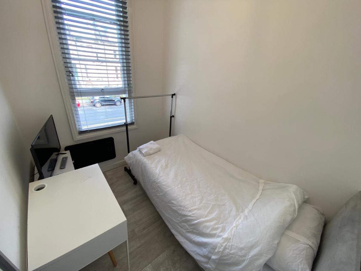Small Single Room Walking Distance To Hove Station Exterior photo